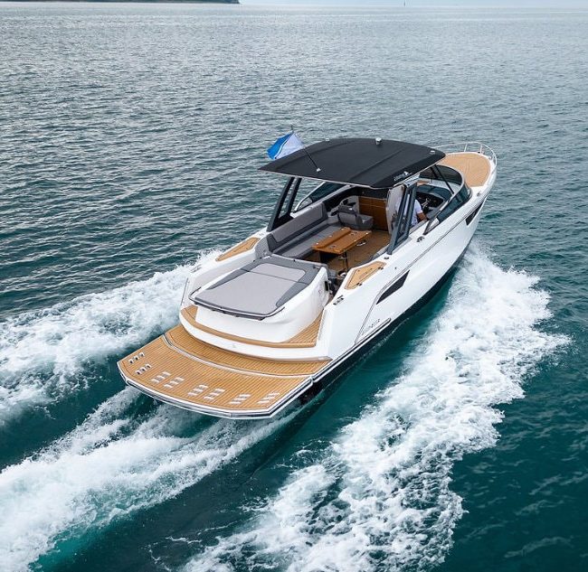 alpha-marine-28-luxury-boat-rent-ibiza-2