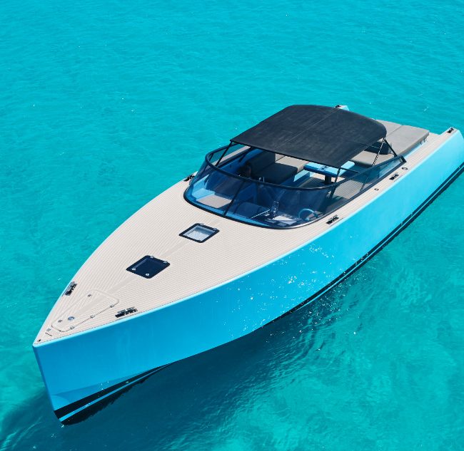 van-dutch-bluesteel-luxe-boot-rent-ibiza-1